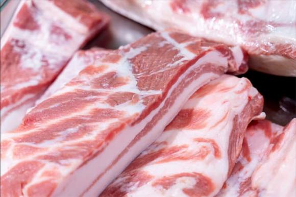 Mẹo nhỏ từ người bán hàng, thịt lợn mua về không cho trực tiếp vào tủ lạnh, thêm bước nữa thịt không bị hư hỏng sau nửa năm-1