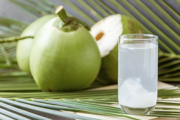 Uống nước dừa vào mùa hè tăng collagen nhưng cần tránh 7 thời điểm độc” kẻo hại thân-2