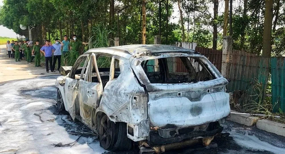 Vụ thi thể cháy đen trong xe ô tô ở Vĩnh Phúc: Nạn nhân là giám đốc công ty xây dựng-1