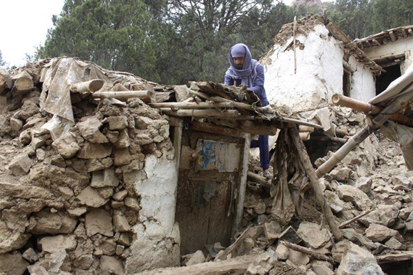 Động đất ở Afghanistan khiến ít nhất 1.000 người tử vong, nhiều người mắc kẹt trong đống đổ nát-3