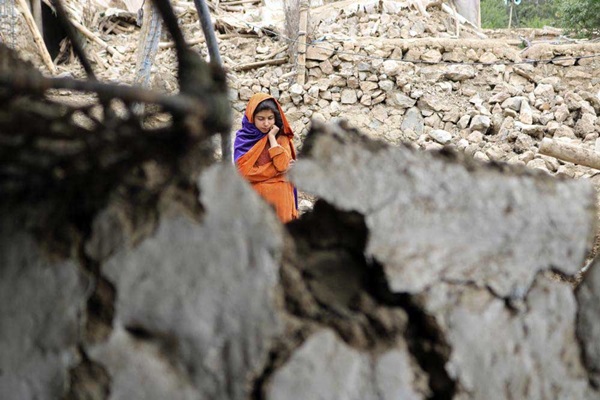 Động đất ở Afghanistan khiến ít nhất 1.000 người tử vong, nhiều người mắc kẹt trong đống đổ nát-8