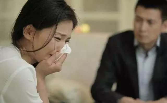 Rối bời vì vợ cũ liên tục năn nỉ muốn dọn về sống chung-1
