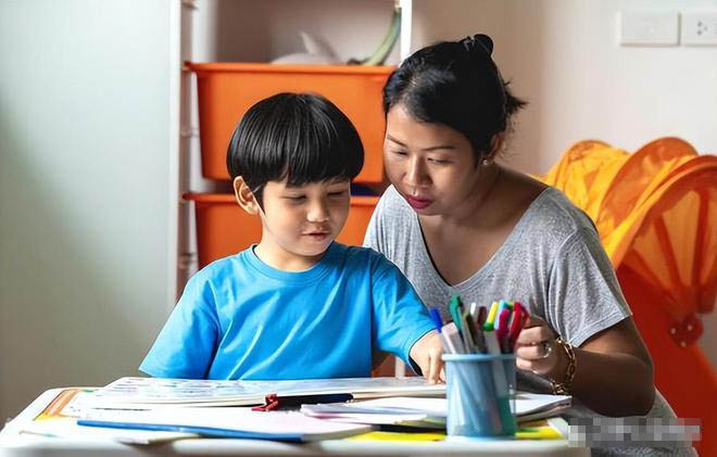 Cha mẹ không phải kiểm soát con cái, chỉ cần làm được 3 điều này, con cái có thể trưởng thành và vươn lên-1