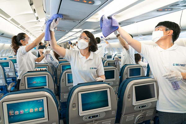 Trả hơn 100 triệu đồng ngồi hạng thương gia, hành khách nổi đoá” vì phần ăn bé bằng đúng chiếc thẻ tín dụng-3