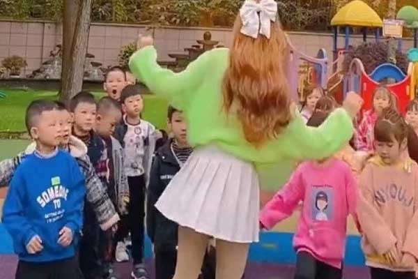 Cô giáo yêu cầu học sinh đếm 10.000 hạt gạo, dân mạng chỉ trích cách làm của phụ huynh-3