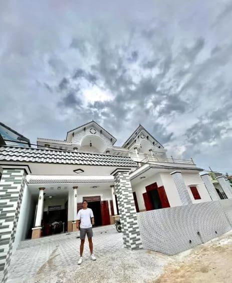 Cơ ngơi được mệnh danh là biệt phủ lớn nhất huyện Bắc Bình của cầu thủ thuộc đội tuyển U23 Việt Nam-3