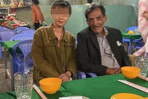 Thương Tín thần sắc ngày càng nhợt nhạt, hom hem-4