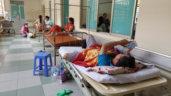 Hình ảnh bệnh nhân sốt xuất huyết đang tăng nhanh ở TP.HCM-5