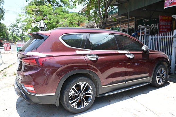 Xác minh thi thể nghi tài xế bỏ xe Santa Fe trên cầu Thăng Long-2