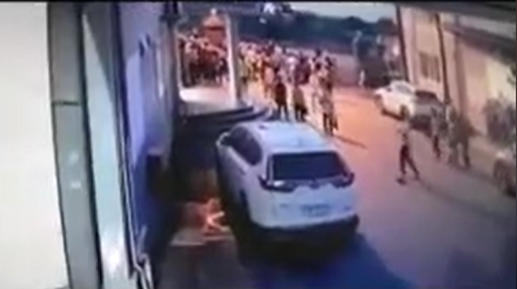 Hải Phòng: Mâu thuẫn với vợ, chồng lái ô tô lao thẳng vào công ty vợ khiến 1 người tử vong-1