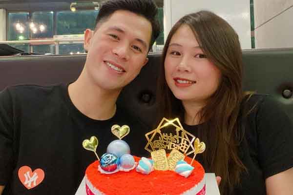 Cò V.League sốc vì Đức Chinh và Đình Trọng ăn pizza ngay trên sân-2