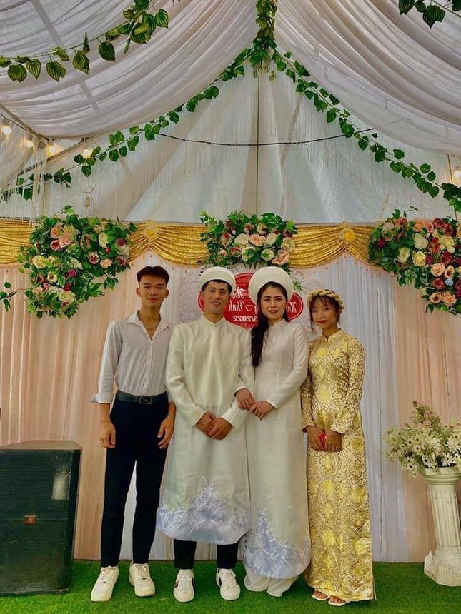 Hành trình yêu nhau 8 năm của Đình Trọng và bạn gái: Không ồn ào, có cái kết viên mãn-1