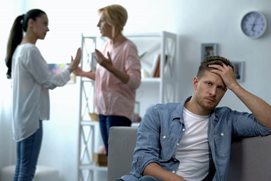 Mẹ chồng bắt tôi phải sinh thêm con trai khi sức khỏe không cho phép, hành động sau đó của chồng khiến tôi càng khó nghĩ