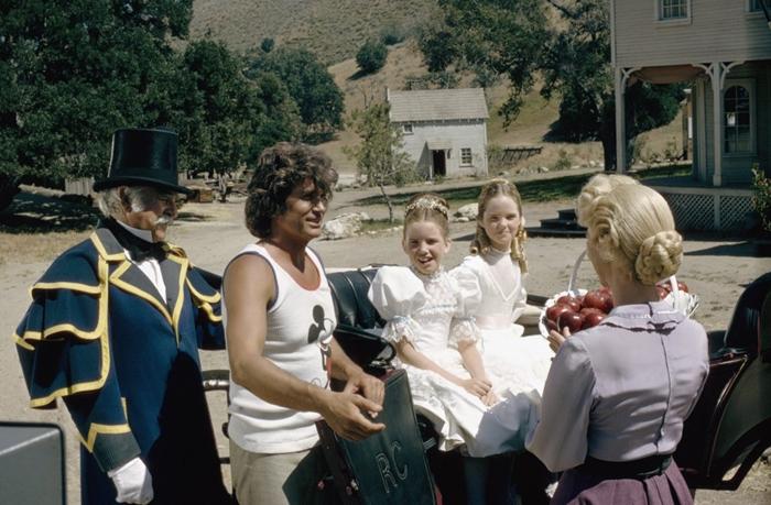 Nam diễn viên Ngôi nhà nhỏ trên thảo nguyên: 3 vợ, 9 con và đời đầy bi kịch-10