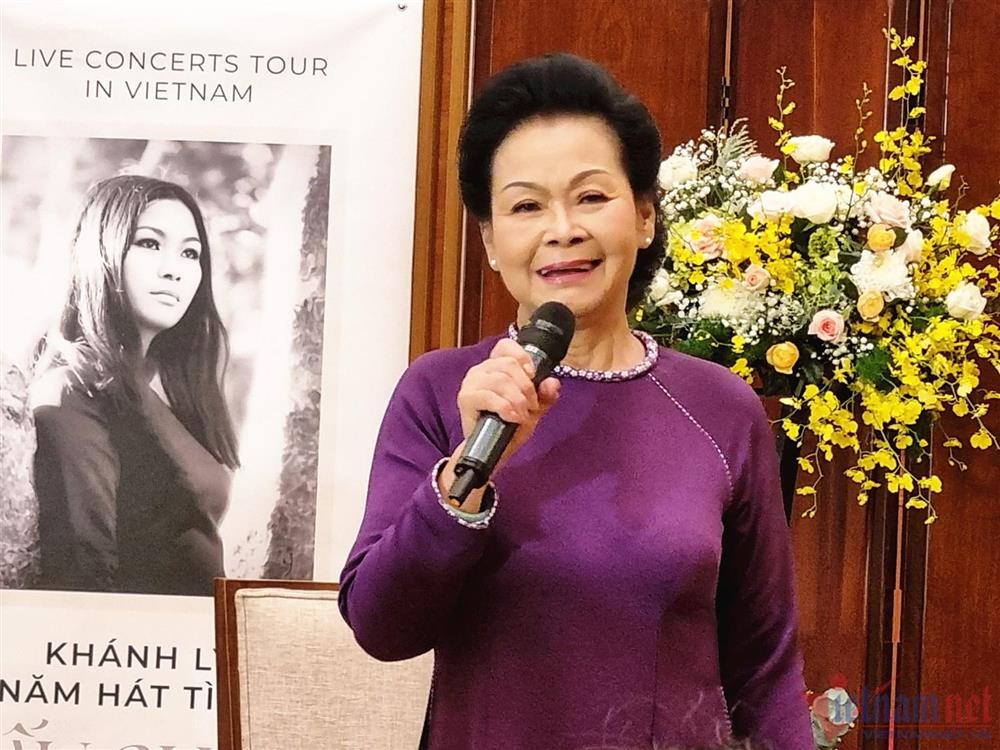 Danh ca Khánh Ly khóc giữa Đà Lạt-1