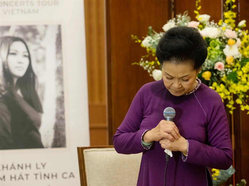 Danh ca Khánh Ly khóc giữa Đà Lạt-4