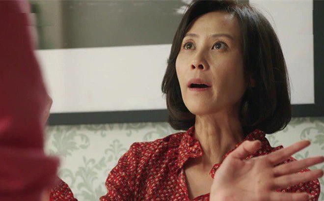 Mẹ chồng keo kiệt tới mức bớt xén tiền thách cưới, ngày đầu về làm dâu tôi nói một câu khiến bà tức điên-1