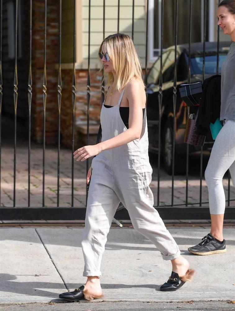 Các sao nữ tóc ngắn mặc gì để luôn sành điệu, trẻ trung?-14