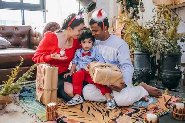 Nàng Hậu kín tiếng nhất Vbiz vừa trở thành nghiên cứu sinh Tiến sĩ: Tín đồ hàng hiệu nhưng có quan điểm dạy con về tiền quá bất ngờ-4