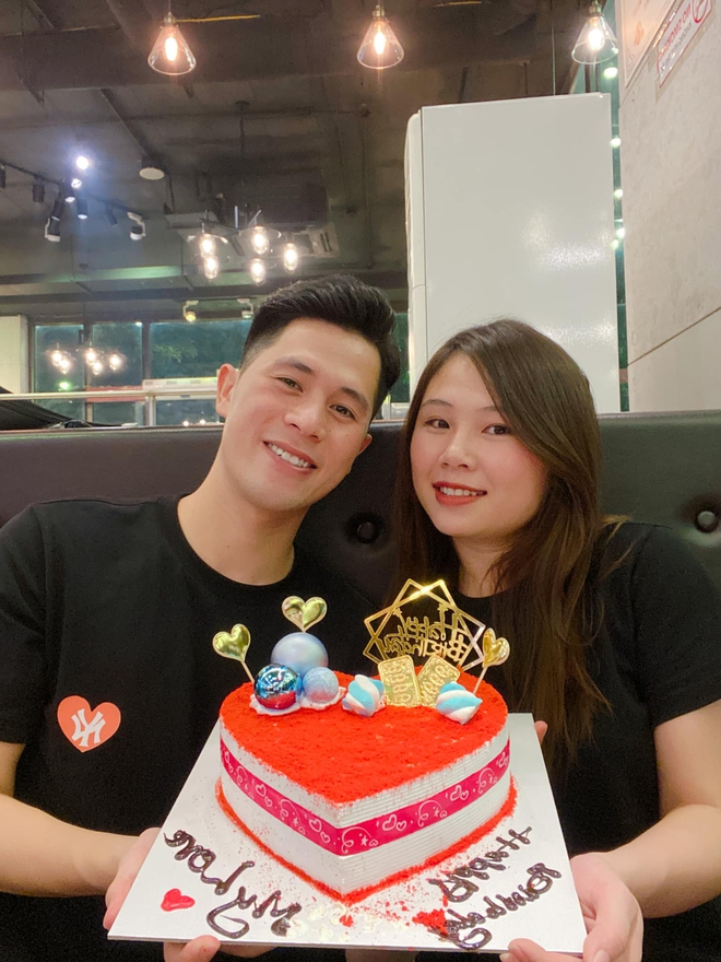 Chuyện tình chị ơi, anh yêu em của hội cầu thủ: Người yêu 8 năm không thị phi, người đã về ra mắt nhưng vẫn chưa chịu công khai-3