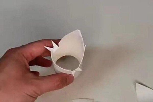 4 nguyên liệu sẵn có tại nhà giúp bồn cầu dùng lâu, cặn bẩn cũng sáng bóng đến kinh ngạc-3