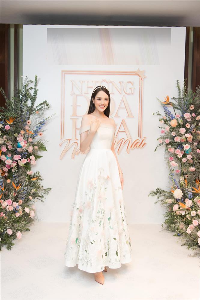 Gu thời trang thăng hạng ngày càng nóng bỏng, sành điệu của Á hậu 2 con Hoàng Anh-6