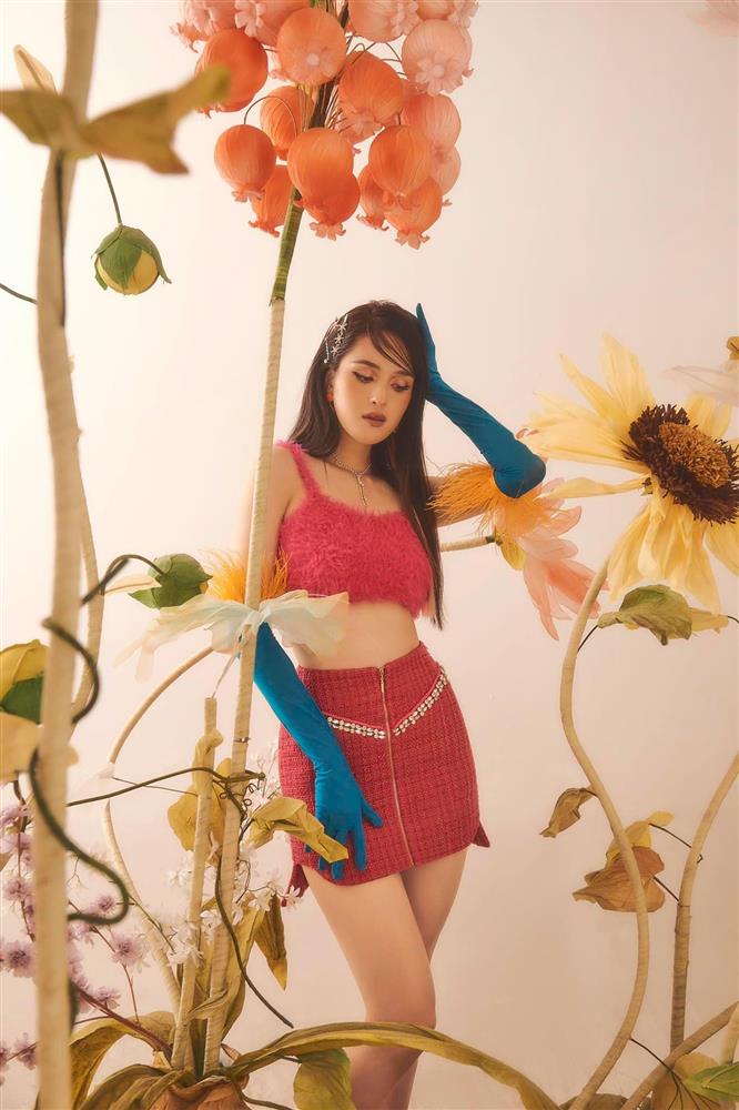 Gu thời trang thăng hạng ngày càng nóng bỏng, sành điệu của Á hậu 2 con Hoàng Anh-10