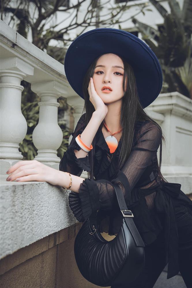 Gu thời trang thăng hạng ngày càng nóng bỏng, sành điệu của Á hậu 2 con Hoàng Anh-8