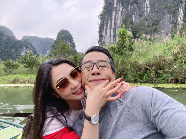 Vua cá Koi lần thứ hai nói về tiếng cười với vợ trẻ Hà Thanh Xuân, có còn gây ‘xôn xao’?-3