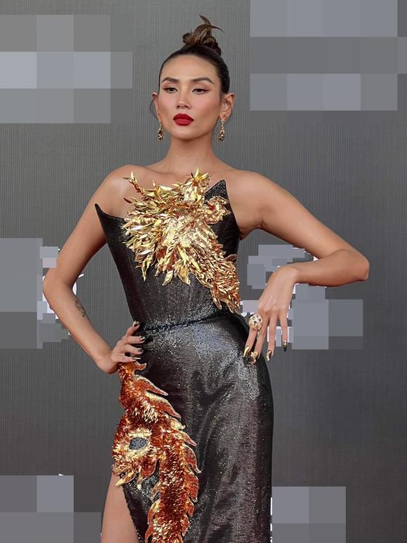 Thảm đỏ Chung kết Hoa hậu Hoàn vũ Việt Nam 2022: HHen Niê kín đáo vẫn đẹp tựa nữ thần, Lâm Khánh Chi phô bày vòng một nhức mắt-1