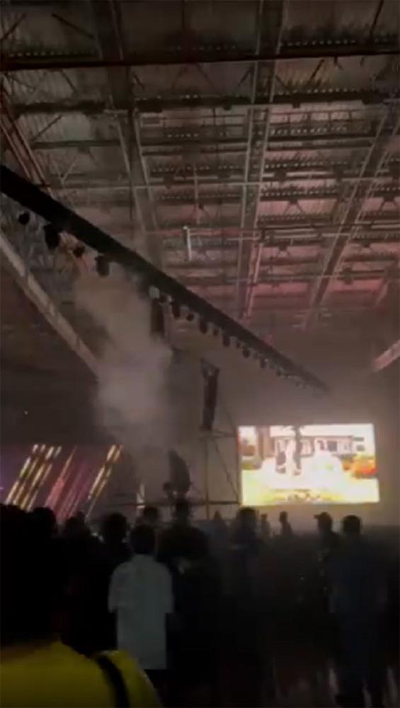 Trước giờ lên sóng, chung kết Hoa hậu Hoàn vũ Việt Nam gặp sự cố cháy, khán giả buộc phải di dời-2