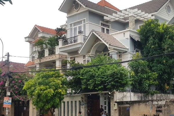 Hung thủ sát hại chủ biệt thự ở TP.HCM vì bị quét rác trúng, nhìn khinh nghèo đối diện mức án nào?-3