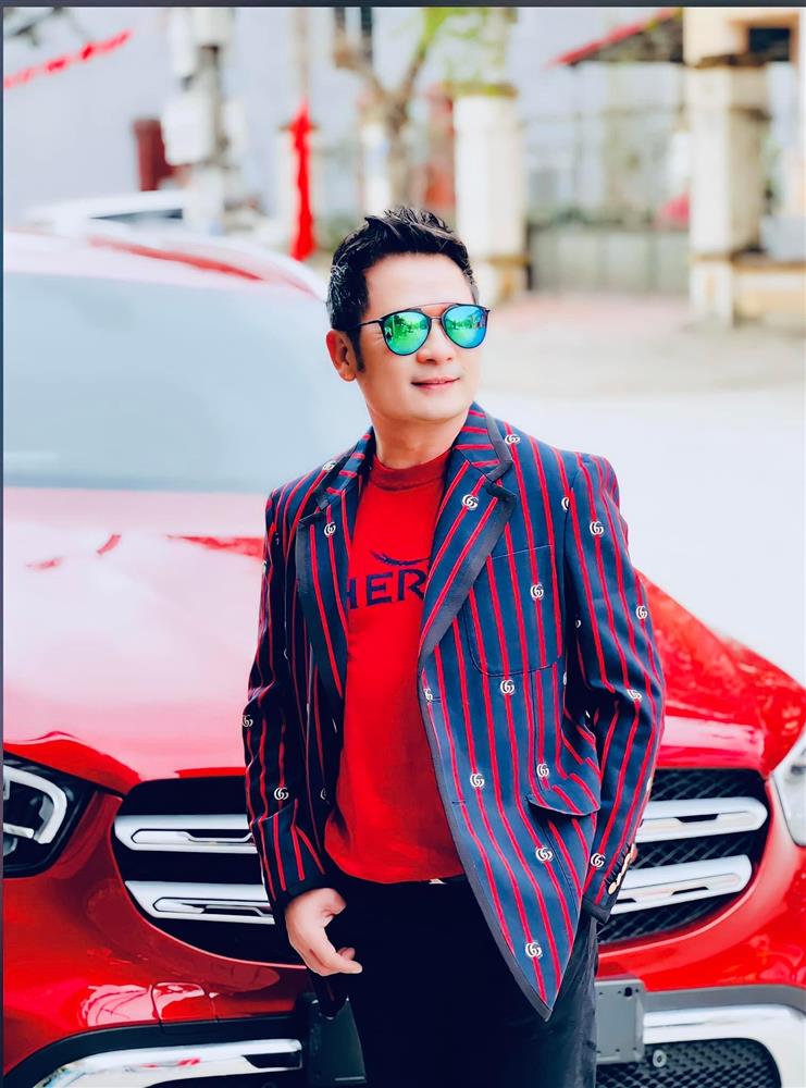 Cuộc sống của ca sĩ Bằng Kiều sau khi lên chức bố lần 4-5