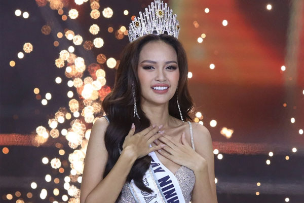 Thời trang đời thường giản dị mà thời thượng của Hoa hậu Ngọc Châu-11