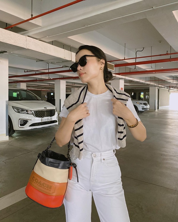 10 set đồ trắng đơn giản mà tuyệt xinh từ các quý cô, đã vậy còn hack dáng cực đỉnh-1