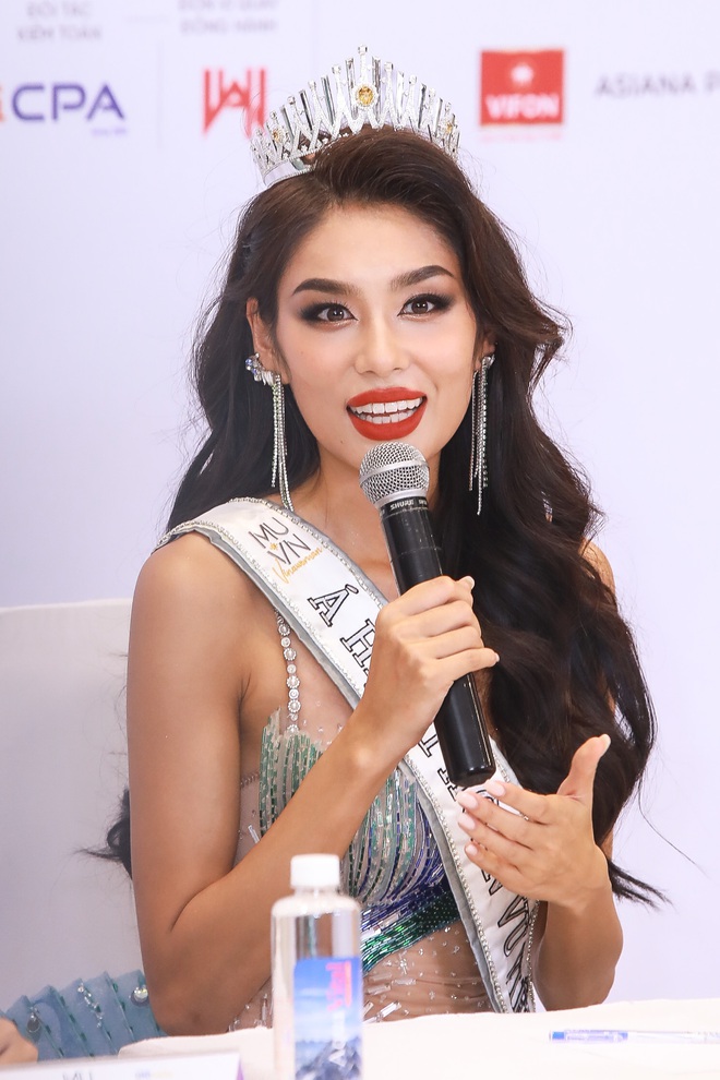 Họp báo đầu tiên của top 3 Hoa hậu Hoàn vũ Việt Nam 2022: Tân Hoa hậu khoe visual ấn tượng, 2 Á hậu tiết lộ loạt thông tin hot!-4