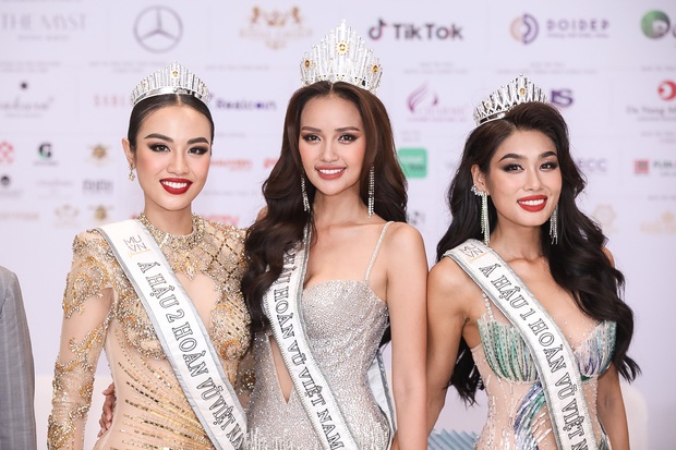 Họp báo đầu tiên của top 3 Hoa hậu Hoàn vũ Việt Nam 2022: Tân Hoa hậu khoe visual ấn tượng, 2 Á hậu tiết lộ loạt thông tin hot!-1