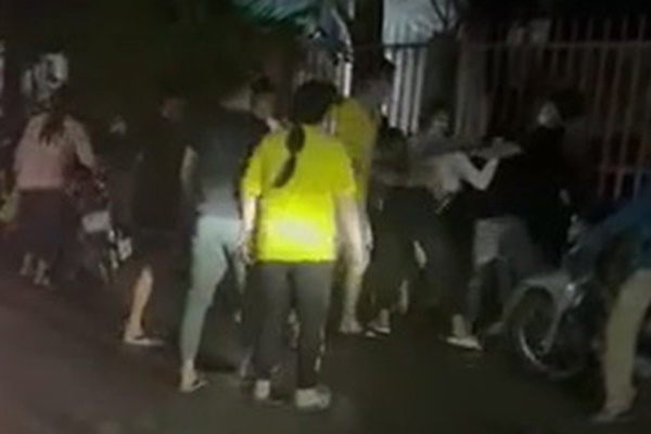 Nữ công nhân ở Bình Dương bị đánh hội đồng-1