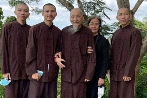 Lê Tùng Vân và các bị can vụ Tịnh thất Bồng Lai hầu tòa vào ngày 30/6-1