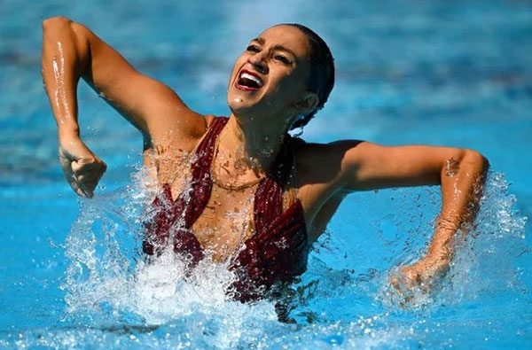 VĐV bơi ngất xỉu chìm xuống đáy bể khi đang tranh tài bị cấm thi ở giải vô địch thế giới, tình hình hiện tại gây chú ý-2