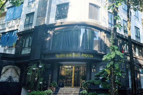 Nữ nhân viên thoát y massage cho khách-2