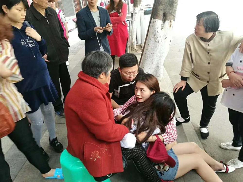 Sốc nhiệt mùa hè có thể gây ra đột quỵ hoặc tử vong, ai không biết 3 bước sơ cứu này thì khó mà bảo vệ mình và những người xung quanh-3