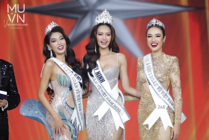 Thời trang đời thường giản dị mà thời thượng của Hoa hậu Ngọc Châu-1