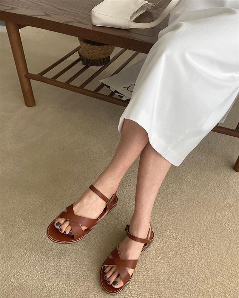 5 món thời trang công sở trẻ trung nhất, chị em không sắm là thiệt-18