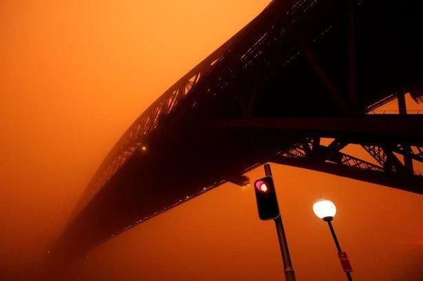 Bí ẩn cơn mưa máu: Điềm báo chết chóc?-5