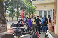 Hàng trăm phụ huynh ở Hà Nội sốc khi con 'bỗng dưng' bị chuyển trường