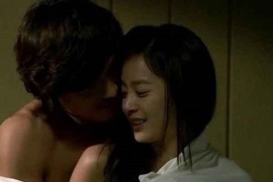 Chiếc giường cưới của chúng tôi trị giá 0 đồng