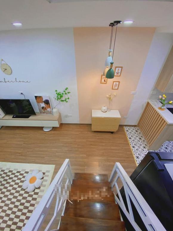 Vợ chồng mới cưới cải tạo căn gác xép nhỏ để làm tổ ấm, không gian sau khi hoàn thiện xinh sang khỏi bàn-8