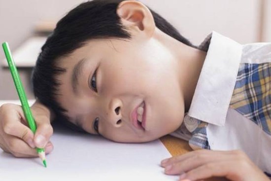 4 sai lầm lớn của bố mẹ khiến cuộc đời con đi GIẬT LÙI: Điều thứ 1 nhiều gia đình mắc phải mà không hay biết