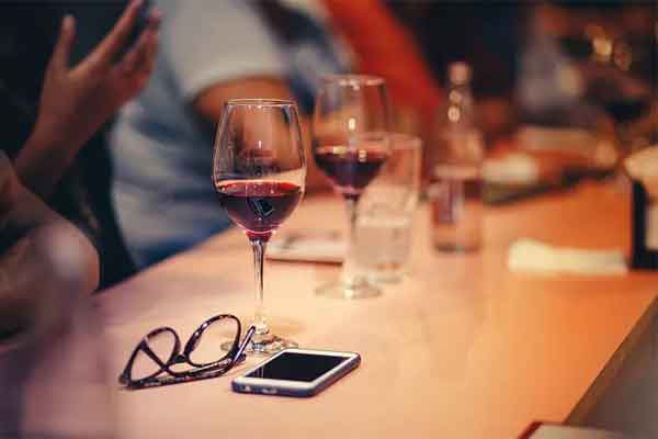 Mua được căn nhà trả góp, chồng sĩ diện liên tục rủ bạn về nhậu-2